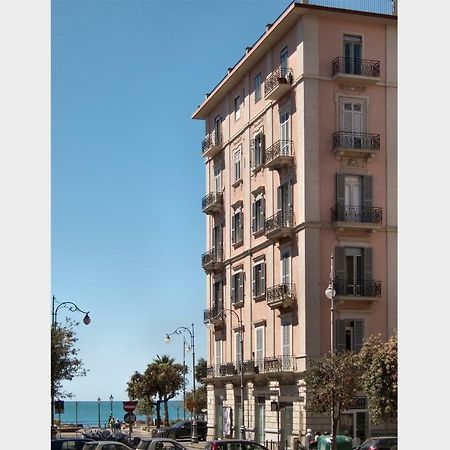 サレルノA Casa Di Adriアパートメント エクステリア 写真